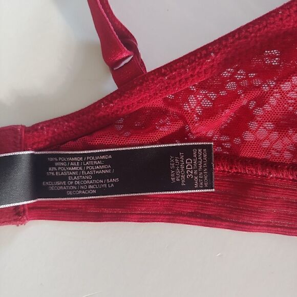 Victoria's Secret Very Sexy Push-Up Pigeonnant Red Lace Bra 32DD - Picture 6 of 8